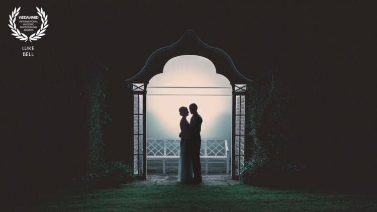12 Ide Pre-Wedding Berkonsep Siluet yang Unik dan Dramatis. Duh, Romantisnya Kayak di Film-film~