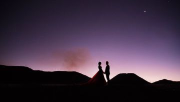 12 Ide Pre-Wedding Berkonsep Siluet yang Unik dan Dramatis. Duh, Romantisnya Kayak di Film-film~