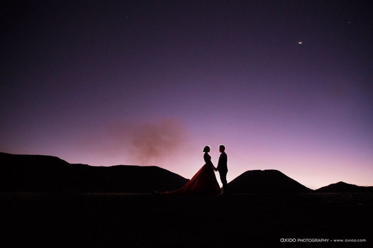 12 Ide Pre-Wedding Berkonsep Siluet yang Unik dan Dramatis. Duh, Romantisnya Kayak di Film-film~