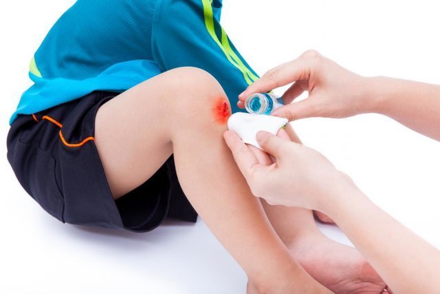 9+ Produk Pertolongan Pertama Anti Panik Saat Si Kecil Mendadak Sakit. Ibu Muda Layak Beli Nih!