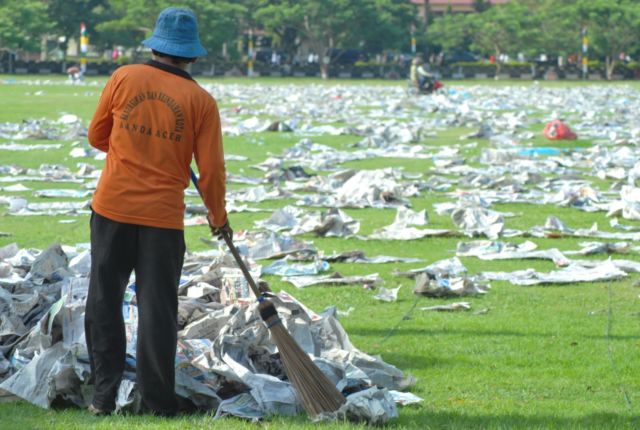 6 Keistimewaan Kamu yang Tetap Bekerja di Hari Lebaran Nanti. Sedih tapi Harus Dijalani Sepenuh Hati