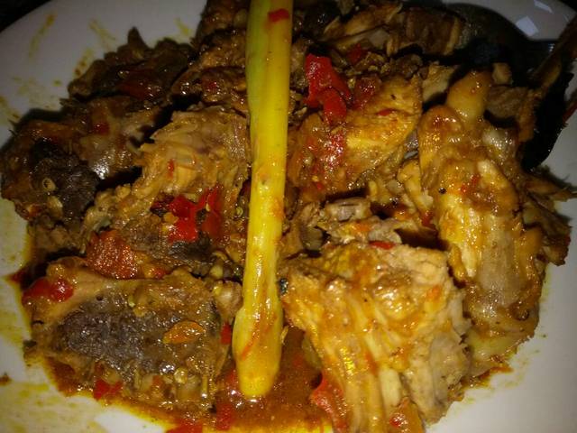 Resep Sederhana Balungan Ayam Rica-Rica, Pedasnya Bikin Nagih!