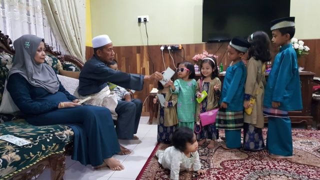 9 Situasi Sulit yang Bikin 'Geregetan' Saat Momen Lebaran. Mana yang Paling Sering Kamu Alami?