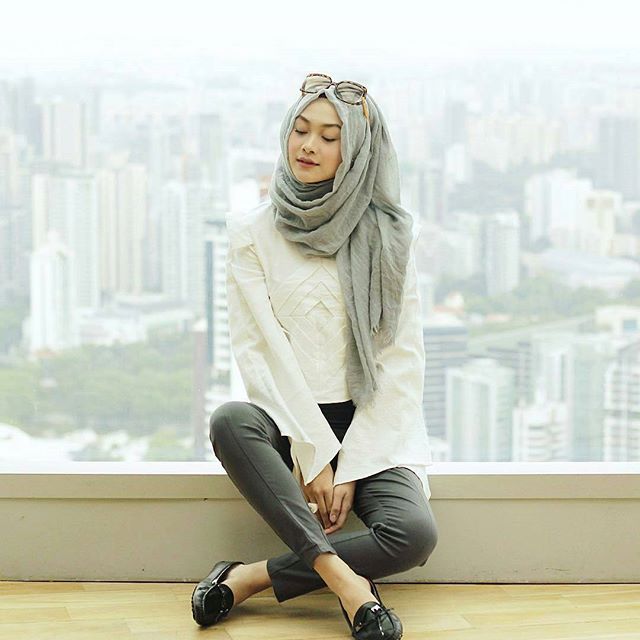 10 Perjuangan yang Sering Banget Dialami Cewek Berhijab. Mau Bagaimanapun, Harus Tetap Tabah! :