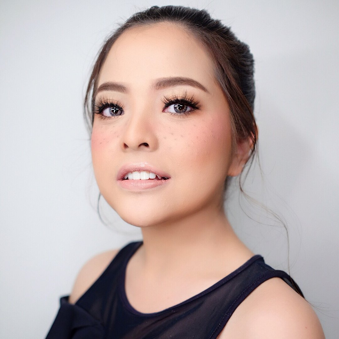 13 Artis yang Ikutan Pakai Makeup Freckles, Bahkan Ada yang Aslinya Gitu. Seger Banget Nggak Sih?