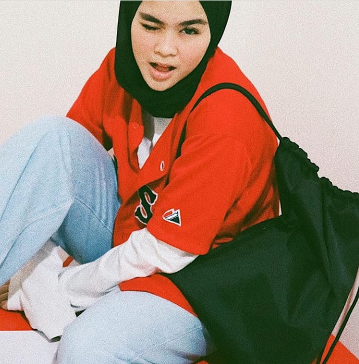 17+ Hijab Sporty Style Ala Sivia Azizah. Cocok Buat Kamu Cewek Quirky yang Aktif dan Percaya Diri