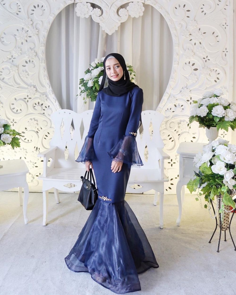 Bukan Cuma Jilbab Bawal, 9 Tren Fesyen dengan Nama Nyeleneh ini Juga Nggak Kalah Viral. Cobain, ah~