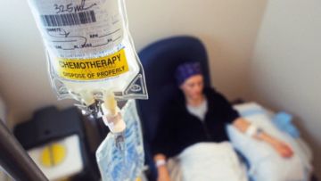 14 Efek Kemoterapi Buat Tubuh. Nggak Semua Pasien Mengalami Efek yang Sama Lho