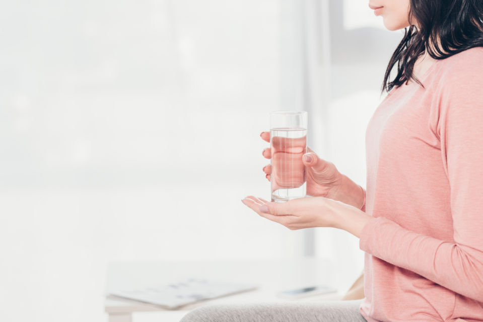 7 Metode Diet Air Putih ini Ampuh Turunkan Angka Timbangan. Murah dan Mudah Banget Dilakukan
