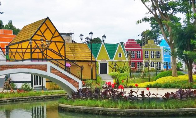 DeVoyage: Liburan Nuansa Kampung Eropa di Kota Bogor, yang Dijamin Instagramable Banget!