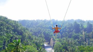 8 Aktivitas Wisata Ini Disukai Bule Saat Mengunjungi Indonesia. Unik dan Menarik Sih!