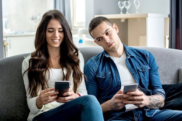 Dilema Copy Paste Saat Unggah Status di Medsos demi Like dan Komentar. Kreativitas yang Terbatas?