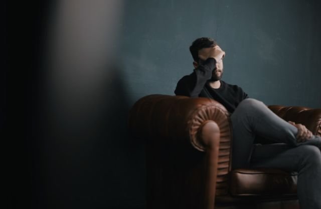 Sejatinya Cowok Itu Lebih Susah Move on, 5 Kegalauan Pasca Putus Ini Jadi Buktinya