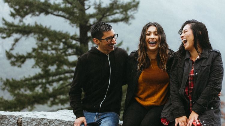 7 Trik Menjadi Single yang Berkualitas dan Jauh dari Nyinyiran. Hey, Kini Saatnya Kamu Bangkit!