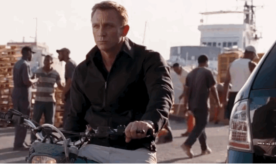 11 Kesalahan 'Sepele' dalam Film Sekelas Hollywood yang Bikin Kita Heran. Kok Bisa Lolos Editan, Ya?