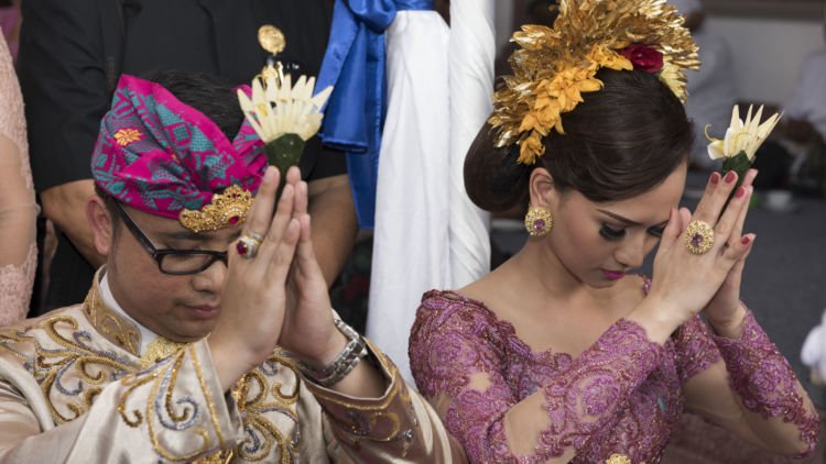 Bacaan Akad atau Janji Pernikahan dari 5 Agama di Indonesia