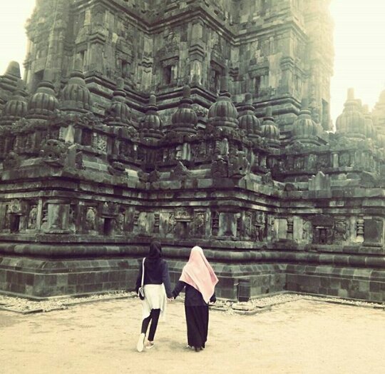 #MerdekaTapi Masih Ragu Untuk Melangitkan Mimpi dalam Doa Terbaik. Kibarkan Harapan, Merajut Asa Demi Gapai Prestasi