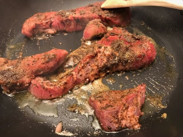 12 Bahan Rendaman Pengempuk Daging, Jadi Nggak Alot dan Gampang Dikunyah