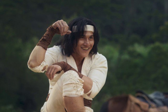 Review Film: Wiro Sableng. Aksi Jagoan Lokal Rasa International yang Bikin Kamu 'Sableng' Penuh Tawa