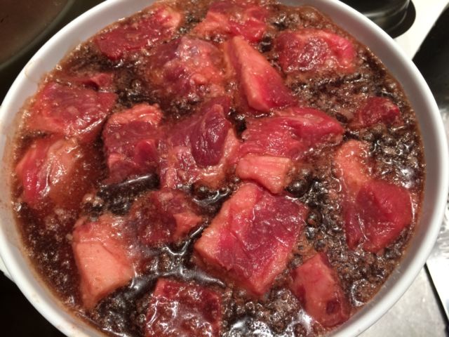 12 Bahan Rendaman Pengempuk Daging, Jadi Nggak Alot dan Gampang Dikunyah