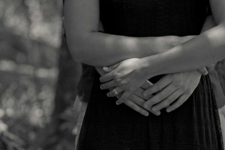 Sebuah Kenangan Pelukan Seorang Wanita