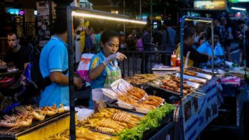 7 Street Food di Bangkok yang Paling Populer. Hati-Hati Bikin Laper Perut dan Mata!