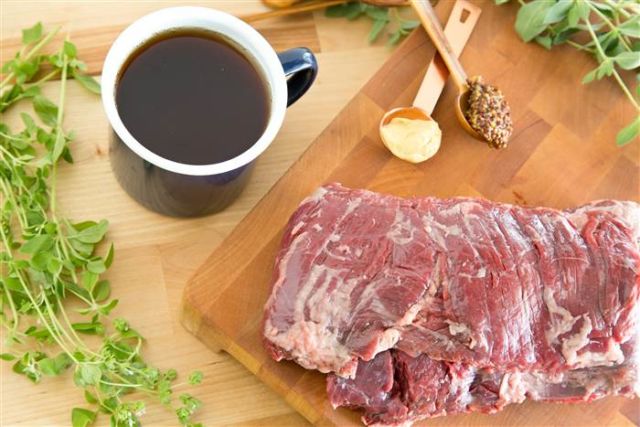 12 Bahan Rendaman Pengempuk Daging, Jadi Nggak Alot dan Gampang Dikunyah