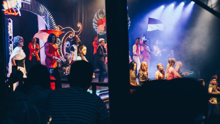 Kesan Pertama Kali Saya Menonton Raminten Cabaret Show di Jogja