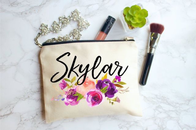 Nggak Bakal Bokek, 12+ Ide Kado Spesial Buat Bridesmaidmu Ini Dijamin Bikin Mereka Happy