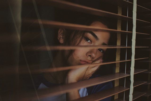 5 Hal yang Pasti Dirasakan Kamu, Cewek yang Sedang Dihampiri Quarter Life Crisis
