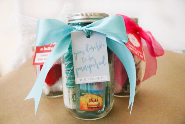 Nggak Bakal Bokek, 12+ Ide Kado Spesial Buat Bridesmaidmu Ini Dijamin Bikin Mereka Happy