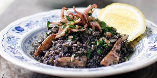 5 Resep Masakan Rumahan Berwarna Hitam Legam. Khas Indonesia, Dijamin Menggugah Selera