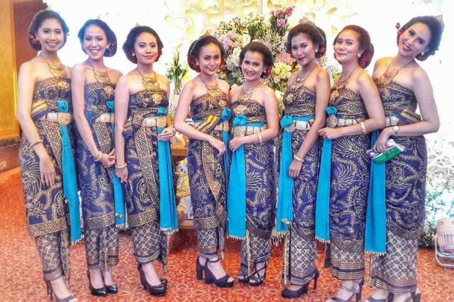 13+ Inspirasi Dodotan Jawa untuk Pagar Ayu. Tenang, Bisa Pakai Selendang buat yang Malu-malu