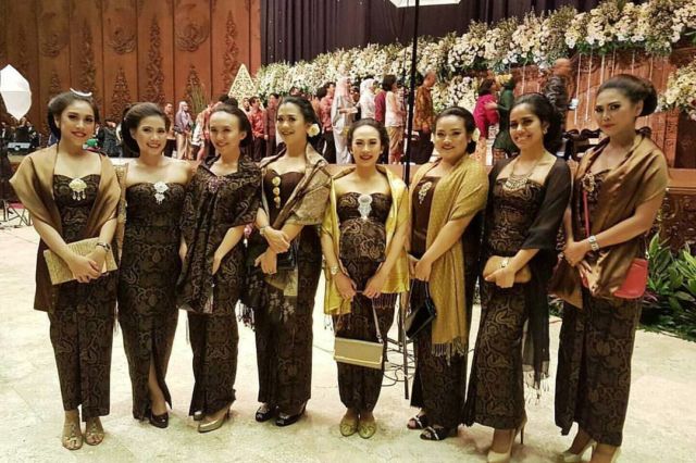 13+ Inspirasi Dodotan Jawa untuk Pagar Ayu. Tenang, Bisa Pakai Selendang buat yang Malu-malu