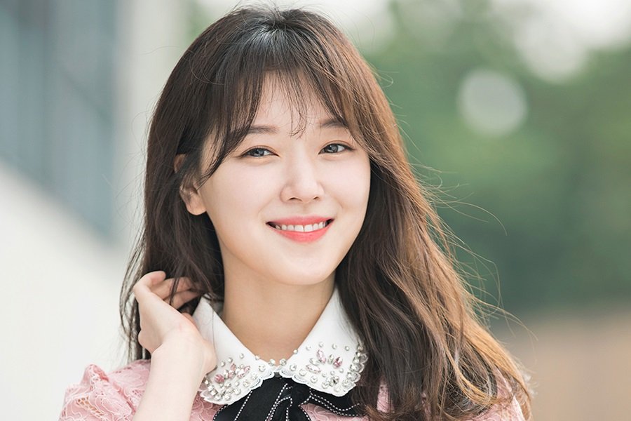 7 Tips Jitu dan Mudah Raih Wajah ‘Cloudless Skin’, Tren Kulit Sehat Terbaru di Korea yang Wajib Dicoba!