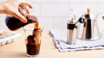5 Cara Menikmati Secangkir Kopi dari Berbagai Negara. Ssst, Ada yang Dicampur Lemon Segala!
