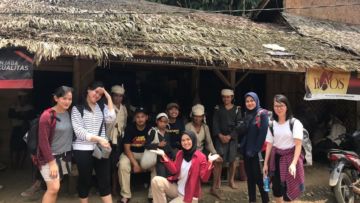 Sensasi Semalam Menginap di Baduy Dalam. Harmoni Bersama Alam Tanpa Listrik, HP, dan Toilet!