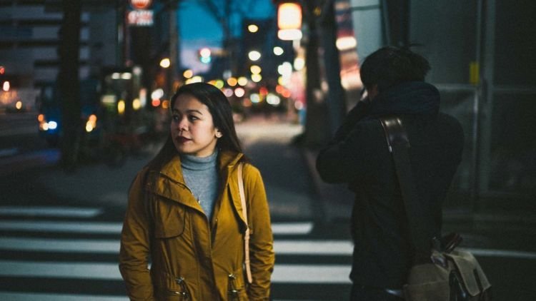 Ragam Drama Percintaan yang Pernah Kamu Rasakan di Usia 20-an, Lika-likunya Bikin Harimu Berwarna