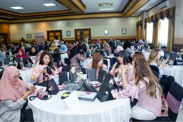 Serunya Nyobain Pixy 4 Beauty Benefits Bareng Beauty Vlogger Cynthian Sunartio. Cantik dan Natural! 11 Serunya Nyobain Pixy 4 Beauty Benefits Bareng Beauty Vlogger Cynthian Sunartio. Cantik dan Natural!