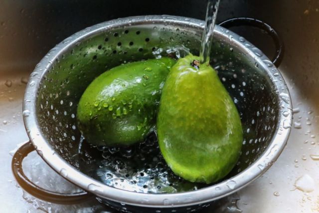 8 Makanan yang Sebaiknya Tetap Kamu Cuci Sebelum Dikonsumsi