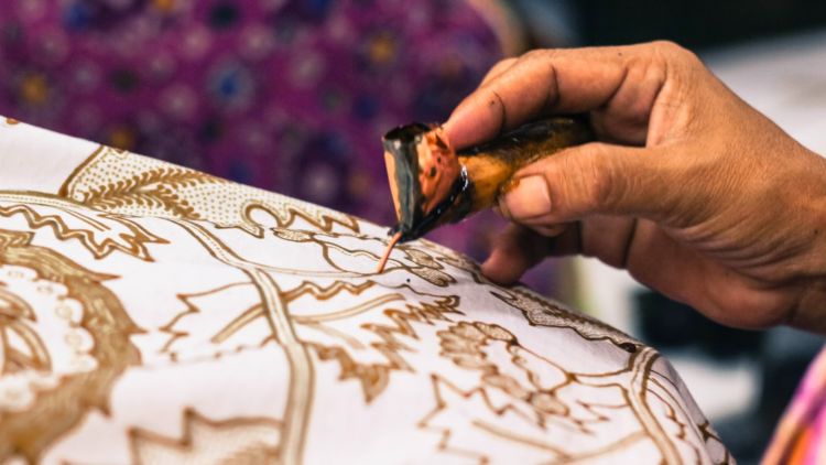 A-Z Tentang Batik yang Wajib Diketahui Anak Zaman Now. Jadi Makin Cinta Batik Deh~