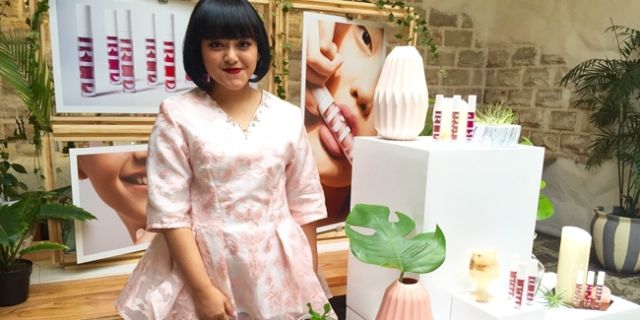 kisah sukses lizzie parra