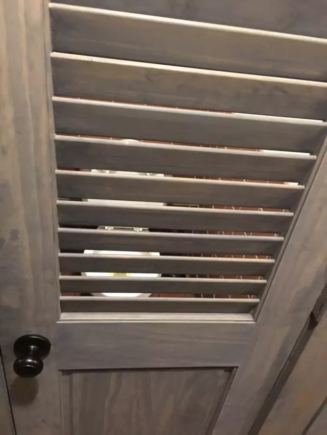 Buang Air di 11 Toilet ini, Kenyamananmu Bakal Diuji Banget. Desainnya Gokil bin Kocak sih! :D