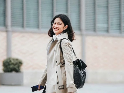 6 Fashion Item yang Perlu Cewek Miliki. Biar Makin Stunning Kayak Dian Sastro Masa Kini 4 Blazer