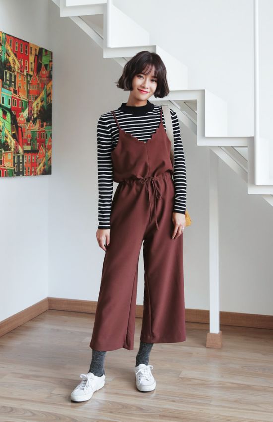 Manis dan Lucu, Ini 9 Ide Model Jumpsuit Ala Korea. Buat yang Berhijab pun Ada!