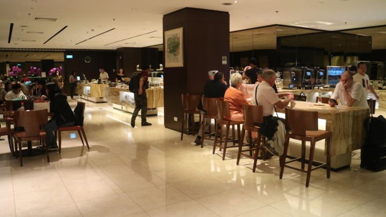 Sensasi Naik Pesawat Business Class Milik Maskapai Terbaik di Dunia. Serasa di Hotel Bintang Lima!