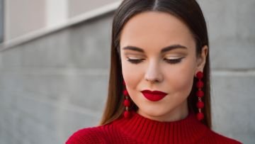 6 Kesalahan Saat Memakai Makeup. Nggak Heran Kamu Dibilang Mau Lenongan