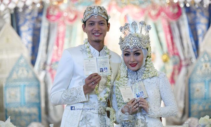 Bedanya Pernikahan Agama dan Pernikahan Sipil. Bisa Nggak Sih, Tercatat di Salah Satu Saja?