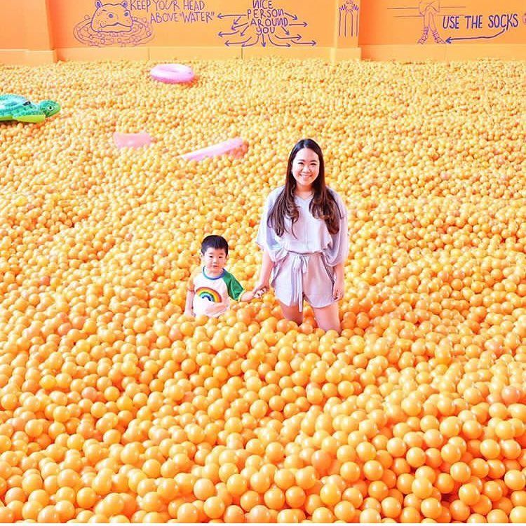 Centrum Millions Ball, Destinasi Kekinian di Bandung. Cocok Buat Liburan di Akhir Tahun!