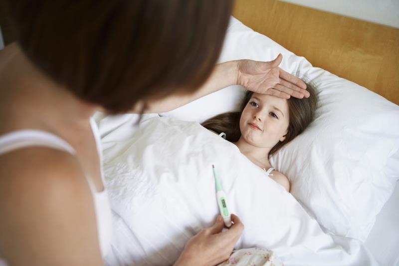 8 Solusi Mengatasi Anak Demam tanpa Banyak Drama. Para Ibu Baru Wajib Baca